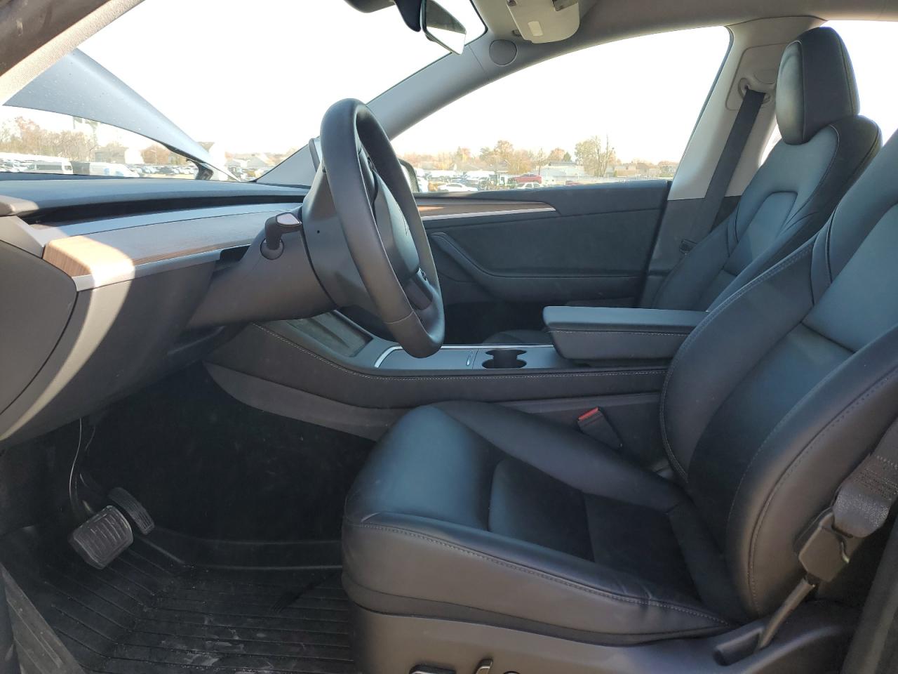 2024 Tesla Model Y VIN: 7SAYGDEE9RA328297 Lot: 92682985