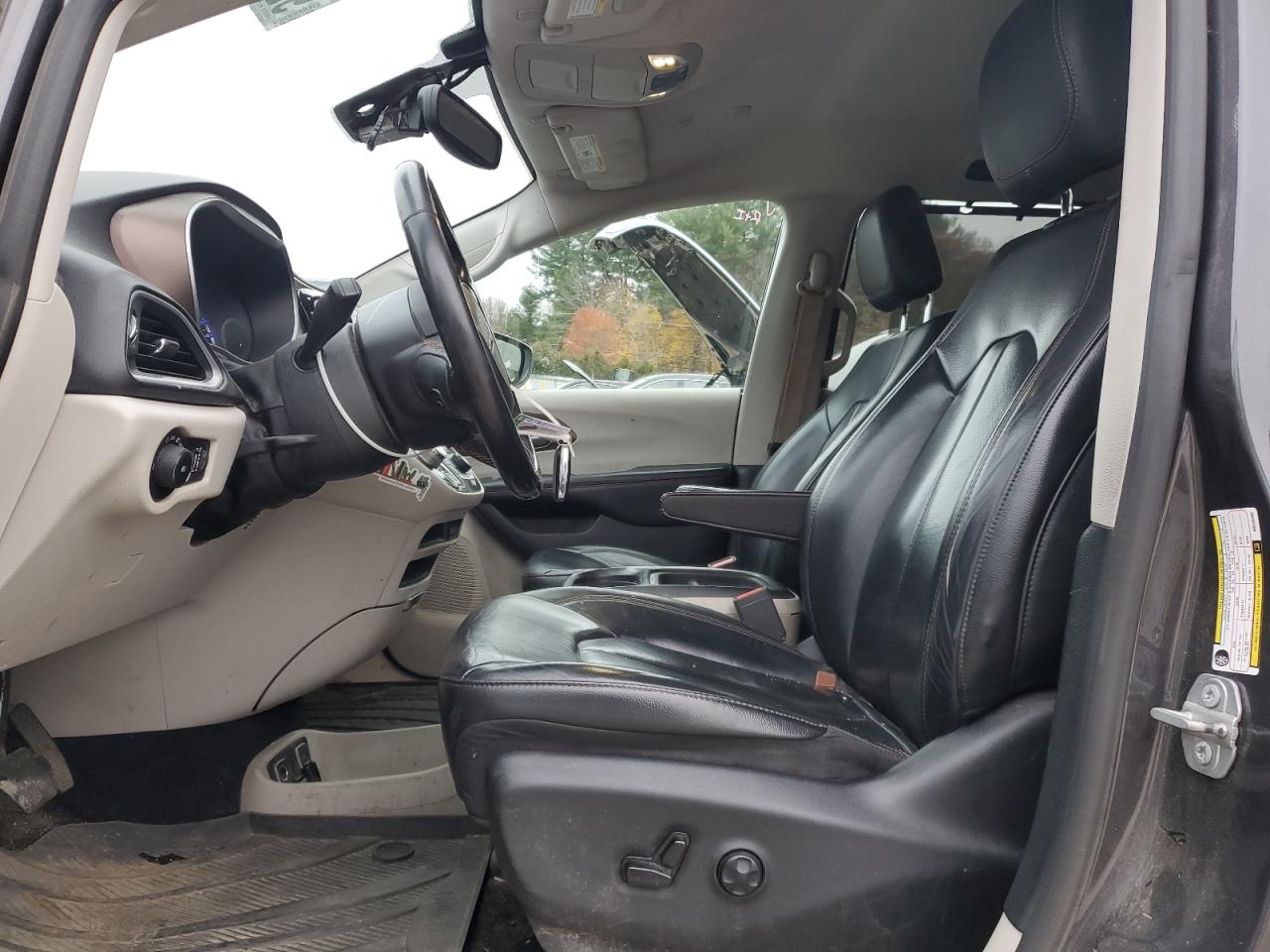 2019 Chrysler Pacifica Touring L VIN: 2C4RC1BG9KR550093 Lot: 92012525