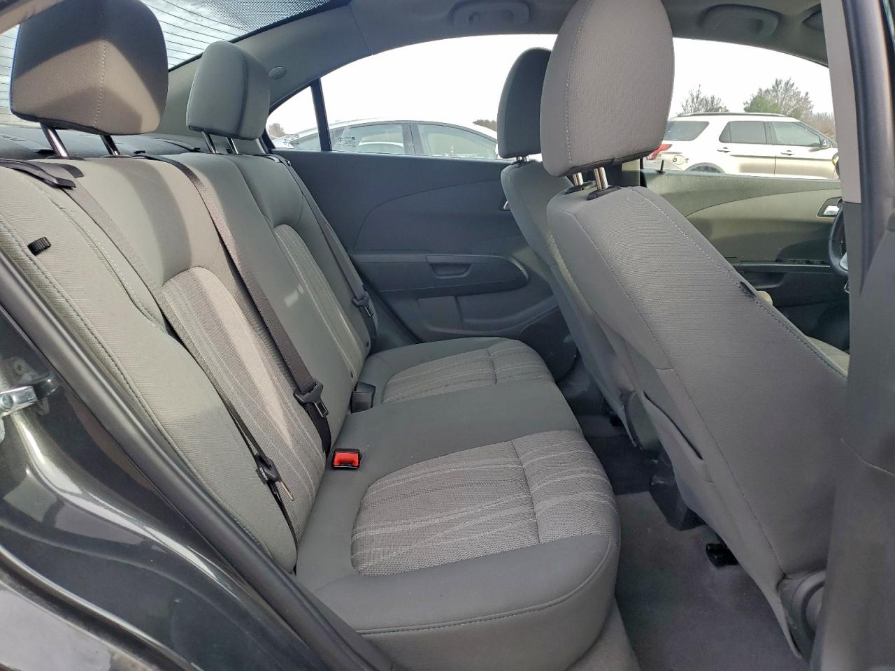 2019 Chevrolet Sonic Lt VIN: 1G1JD5SB4K4142702 Lot: 94072445