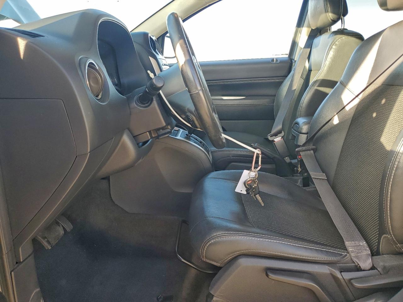 2016 Jeep Compass Latitude VIN: 1C4NJDEB9GD712580 Lot: 93898095