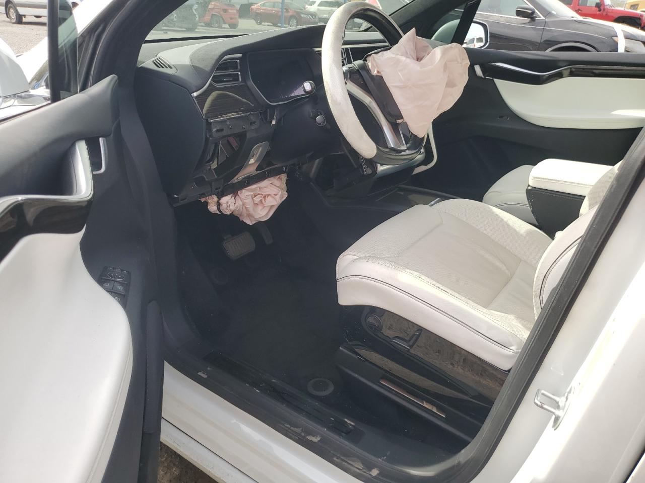 2016 Tesla Model X VIN: 5YJXCBE27GF027266 Lot: 92024655