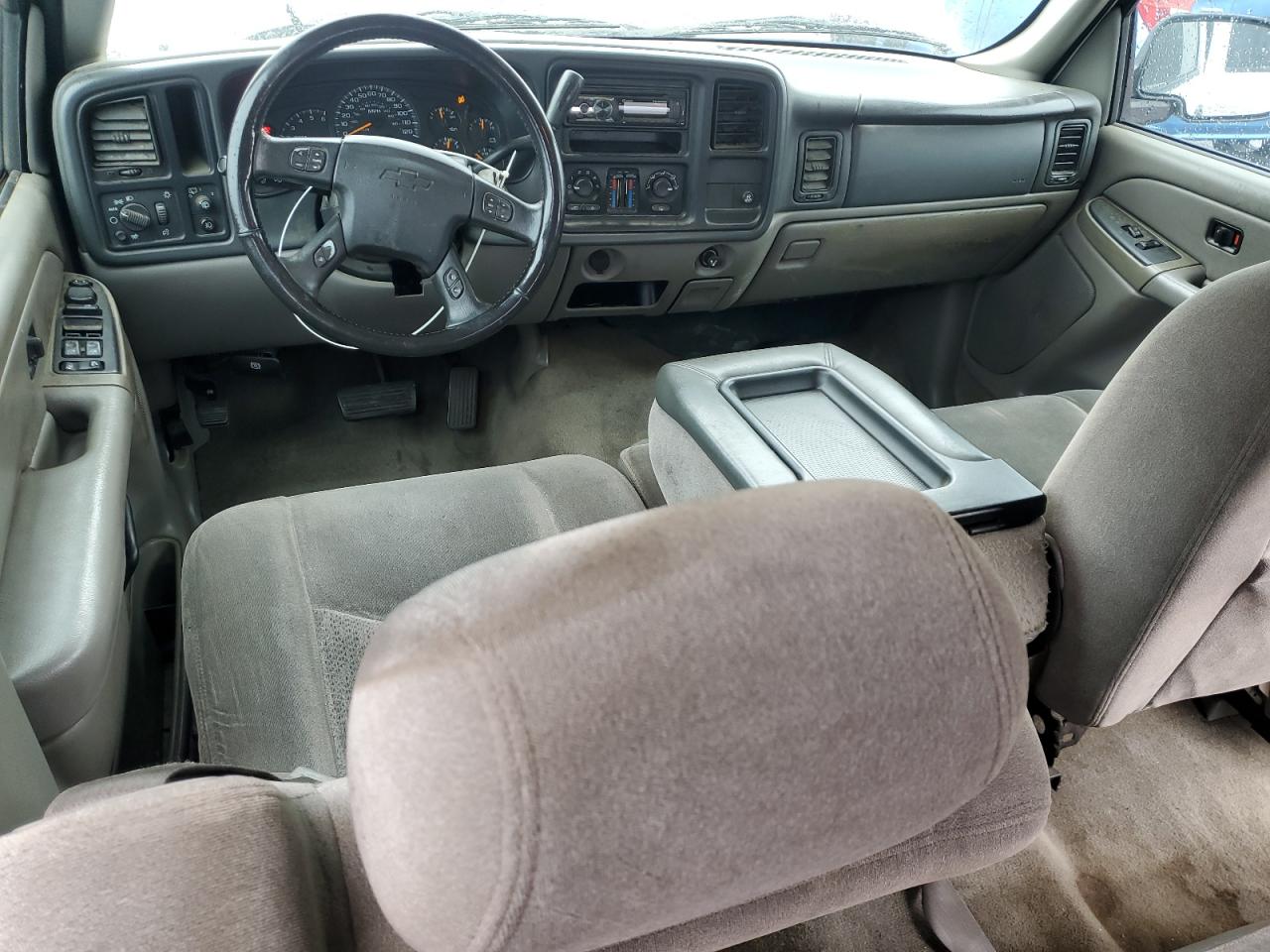 2005 Chevrolet Tahoe C1500 VIN: 1GNEC13VX5R240631 Lot: 93112275