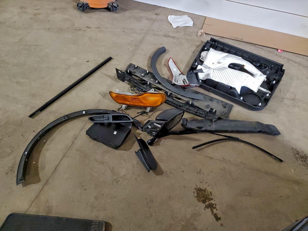 2016 Ford Escape S VIN: 1FMCU0F73GUC85409 Lot: 93620565