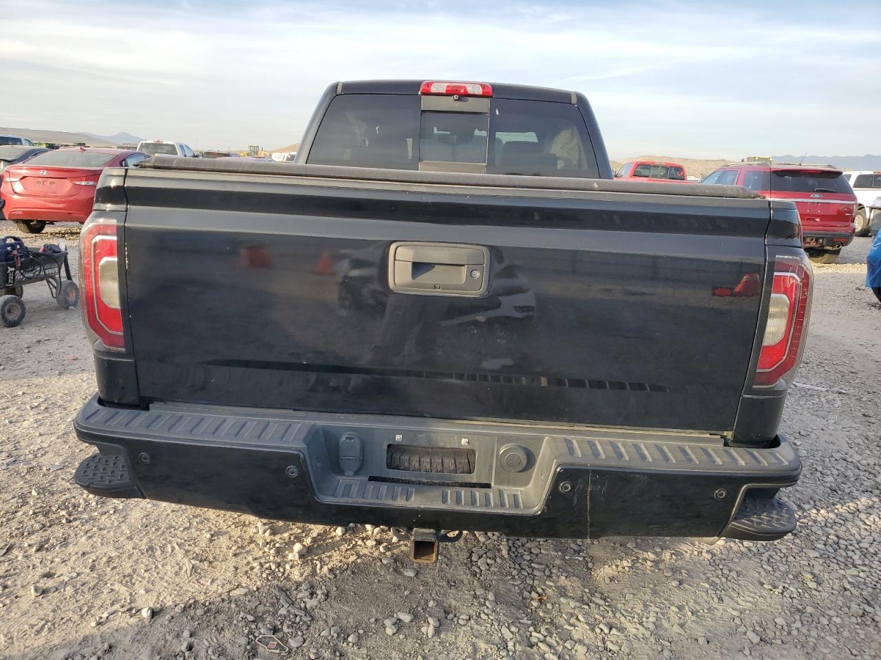 2017 GMC Sierra K1500 Denali VIN: 3GTU2PEJ3HG324685 Lot: 92024395