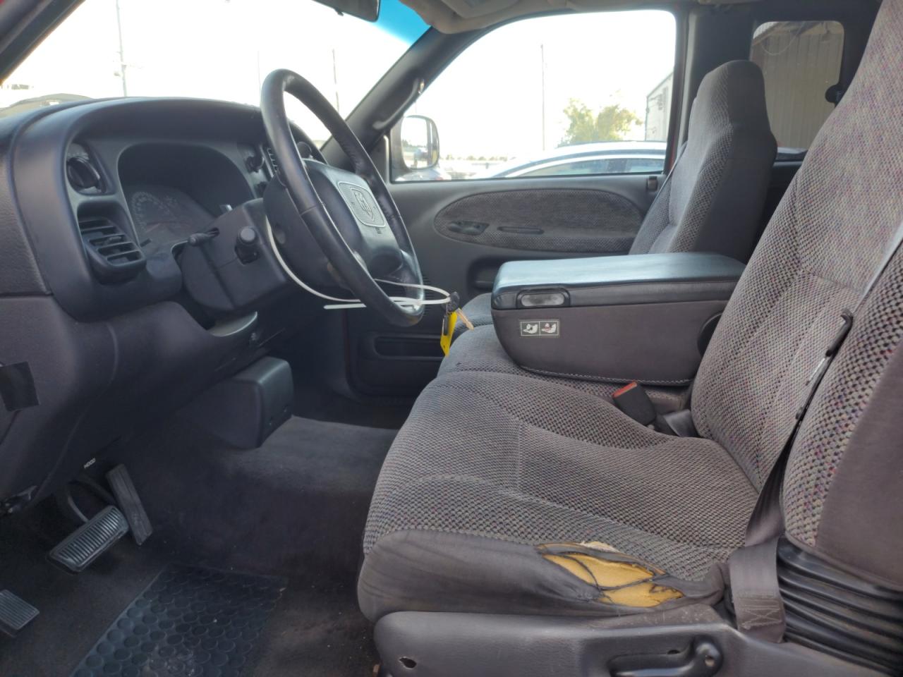 1999 Dodge Ram 1500 VIN: 1B7HC13Y5XJ500175 Lot: 91328545