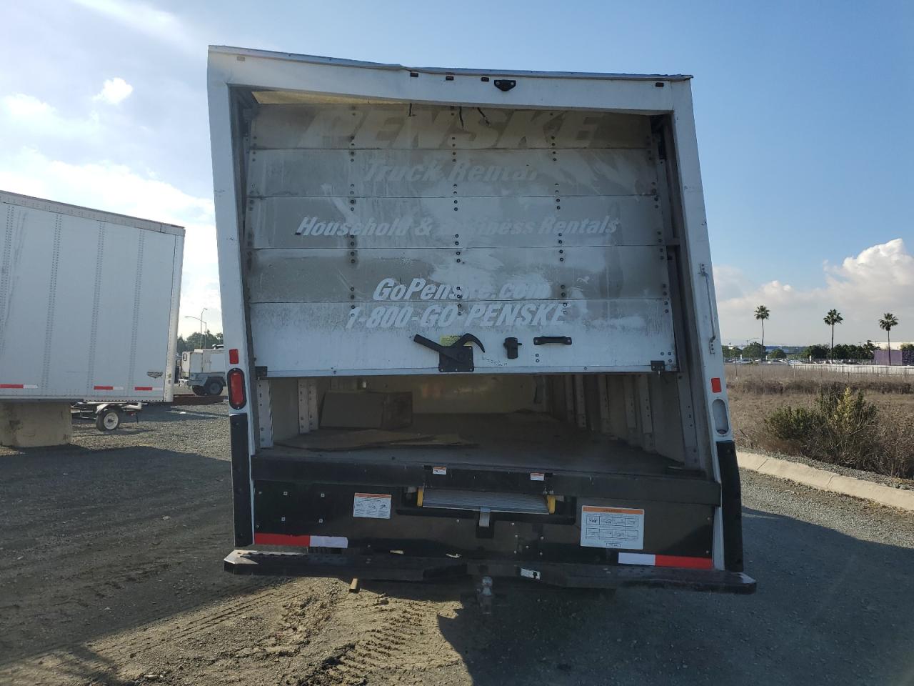 2022 GMC Savana Box Truck VIN: 7GZ37TC71NN009564 Lot: 92467275