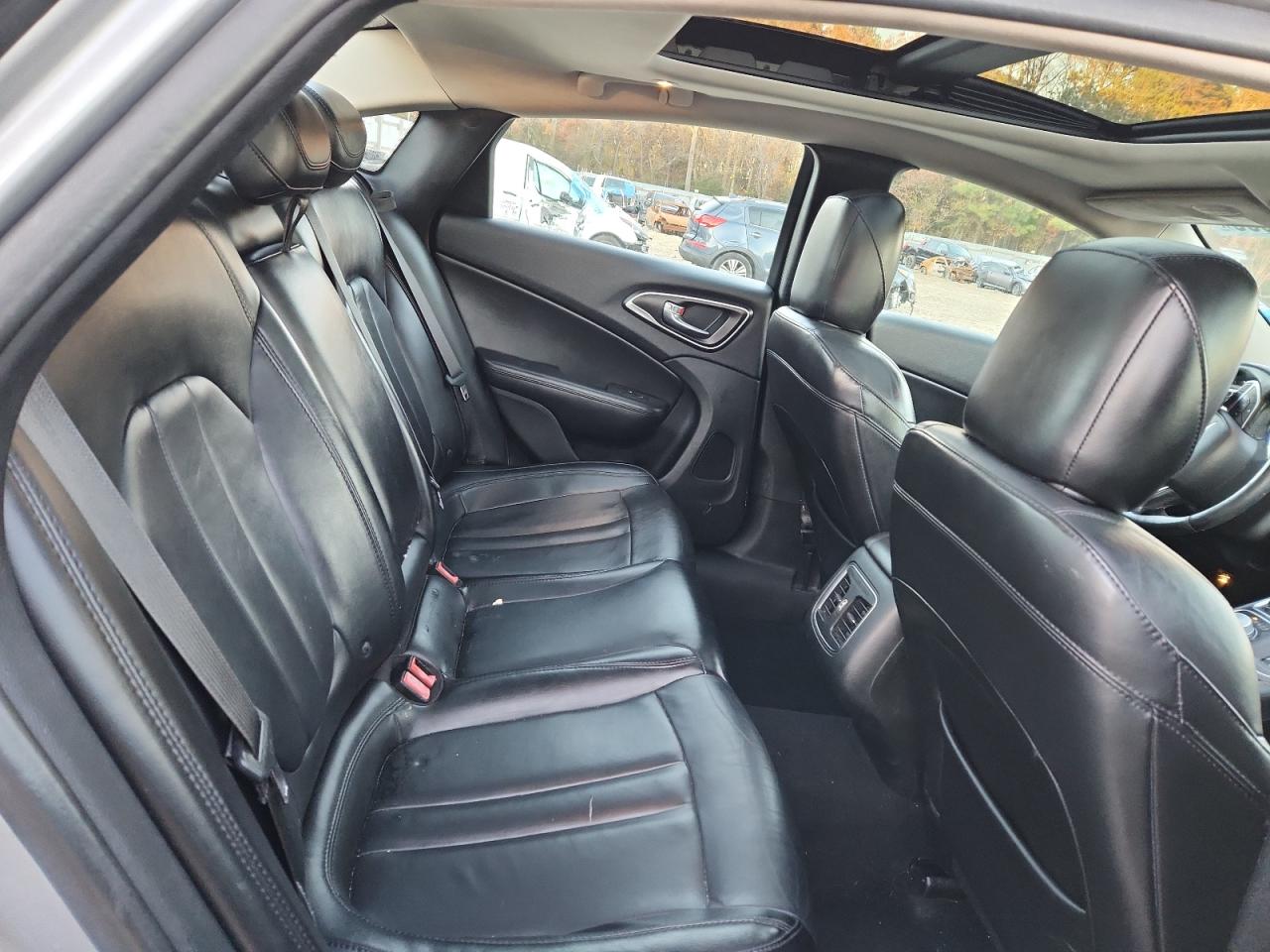 2015 Chrysler 200 C VIN: 1C3CCCEG4FN543959 Lot: 91232005