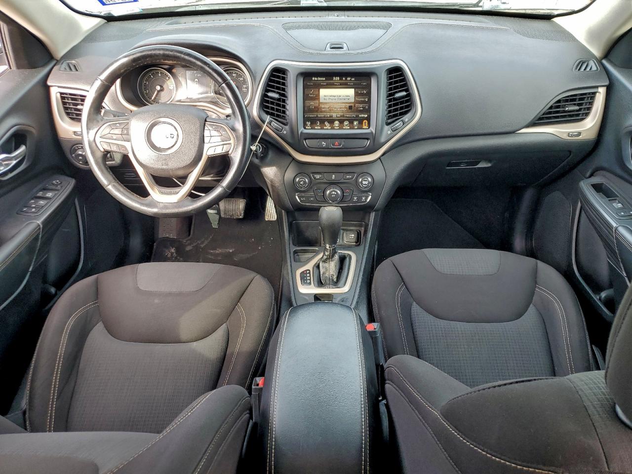 2017 Jeep Cherokee Latitude VIN: 1C4PJLCB6HW535160 Lot: 94556915