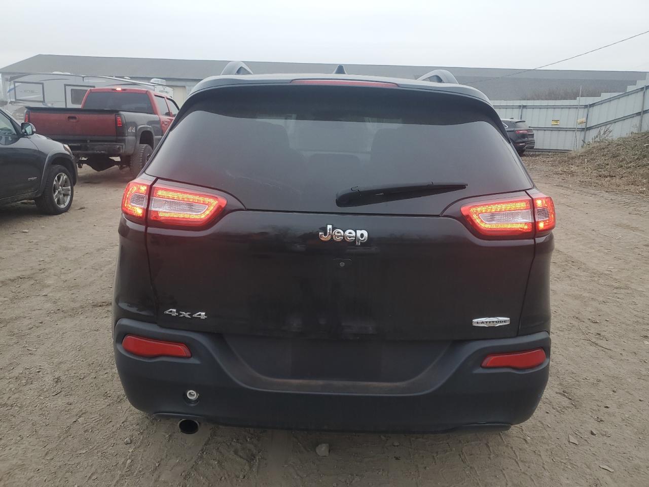2016 Jeep Cherokee Latitude VIN: 1C4PJMCB0GW175369 Lot: 92601145