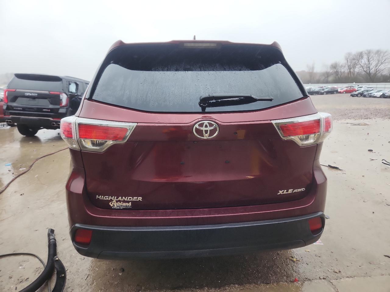 2015 Toyota Highlander Xle VIN: 5TDJKRFH7FS077339 Lot: 92456015
