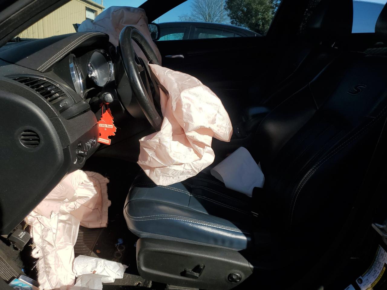 2014 Chrysler 300 S VIN: 2C3CCABG6EH311752 Lot: 92314025