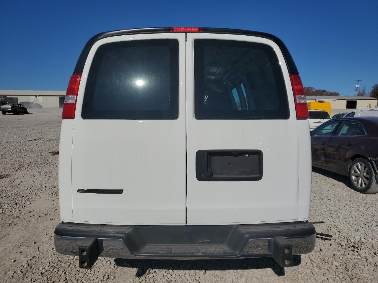 2024 Chevrolet Express G2500 Delivery Van VIN: 1GCWGAFPXR1255536 Lot: 92692725
