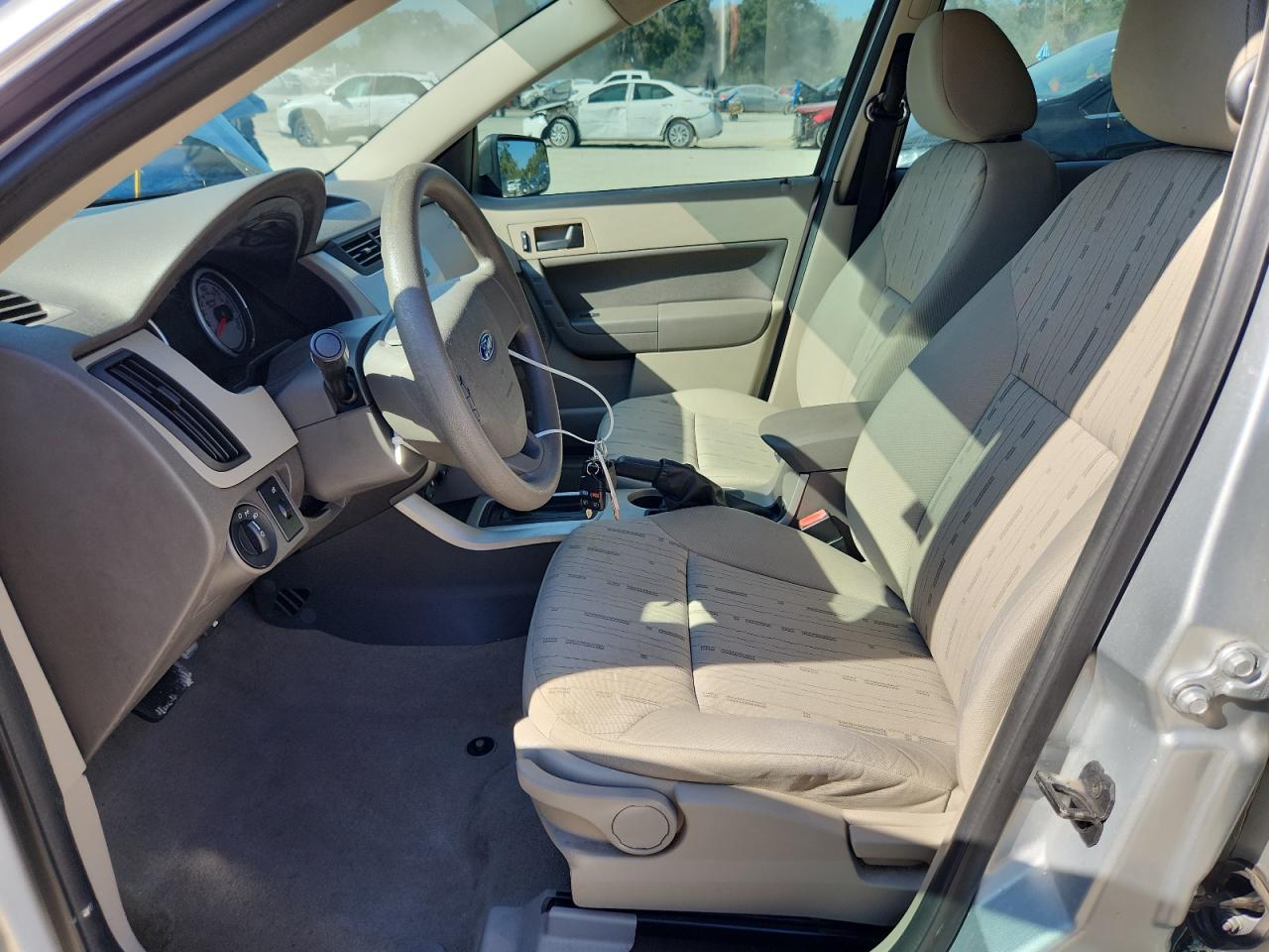 2010 Ford Focus Se VIN: 1FAHP3FN0AW229799 Lot: 93402015