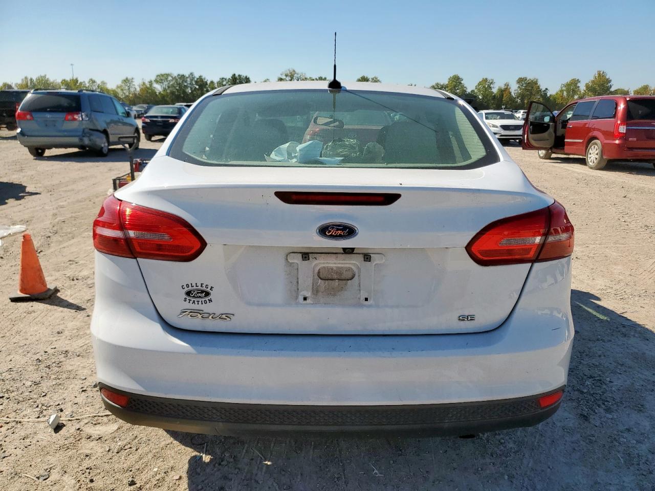 2017 Ford Focus Se VIN: 1FADP3F25HL324648 Lot: 90585535