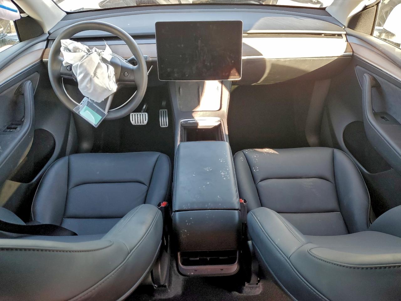 2025 Tesla Model Y VIN: 7SAYGDEFXSF299877 Lot: 94251095