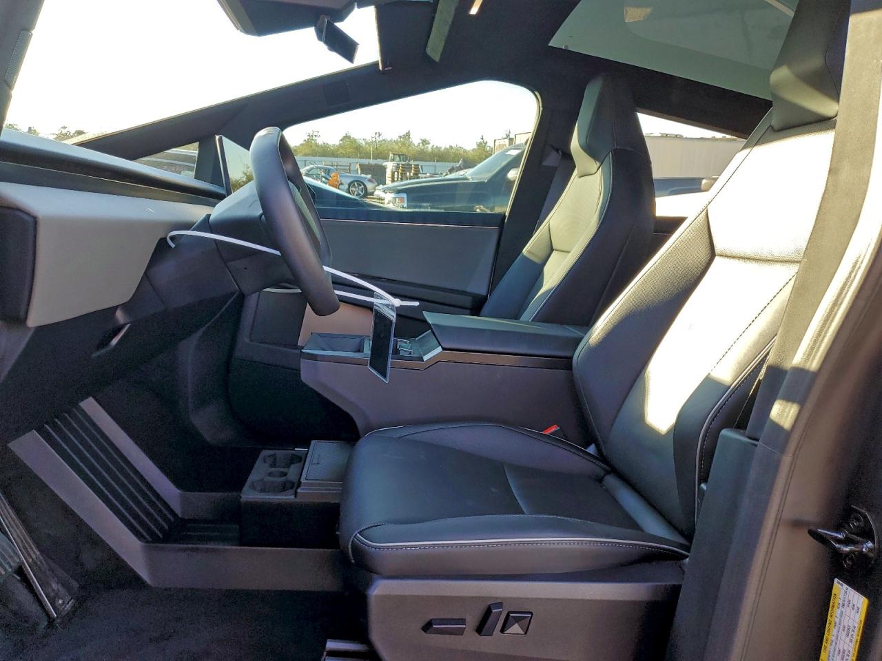 2025 Tesla Cybertruck VIN: 7G2CEHED2SA069408 Lot: 94164925