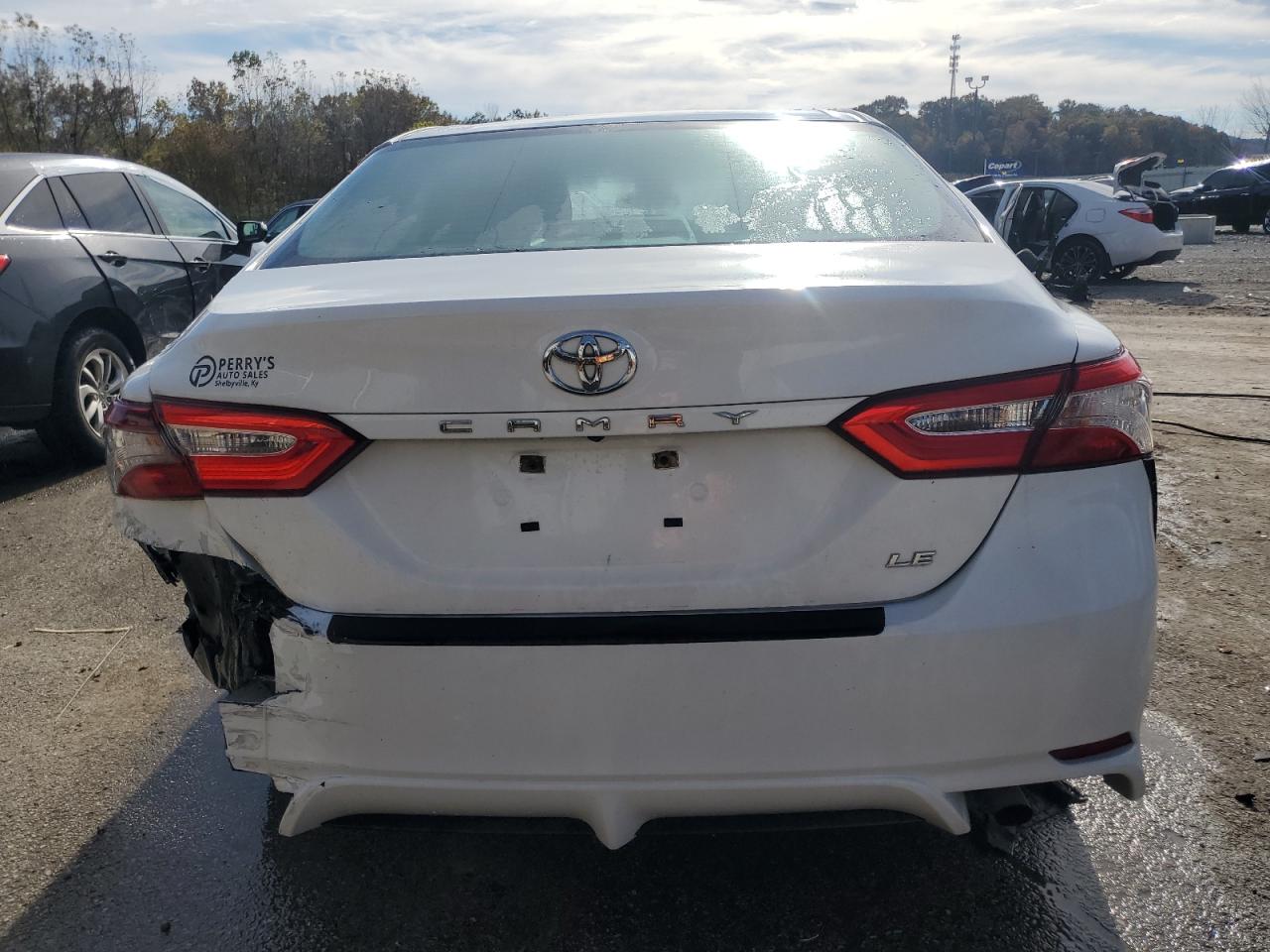 2018 Toyota Camry L VIN: 4T1B11HK3JU011307 Lot: 91212175