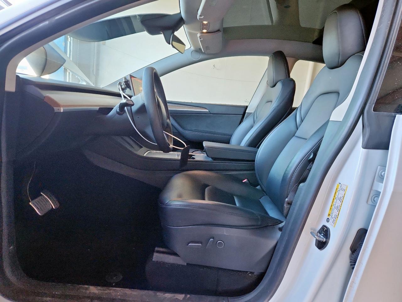 2023 Tesla Model Y VIN: 7SAYGDEE1PF794290 Lot: 92274275