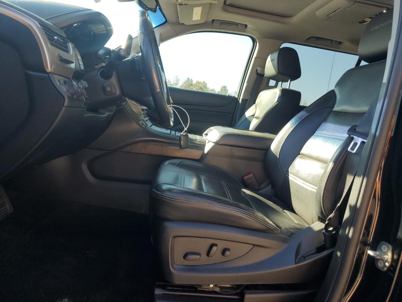 2018 GMC Yukon Xl Denali VIN: 1GKS2HKJ0JR122673 Lot: 92408105