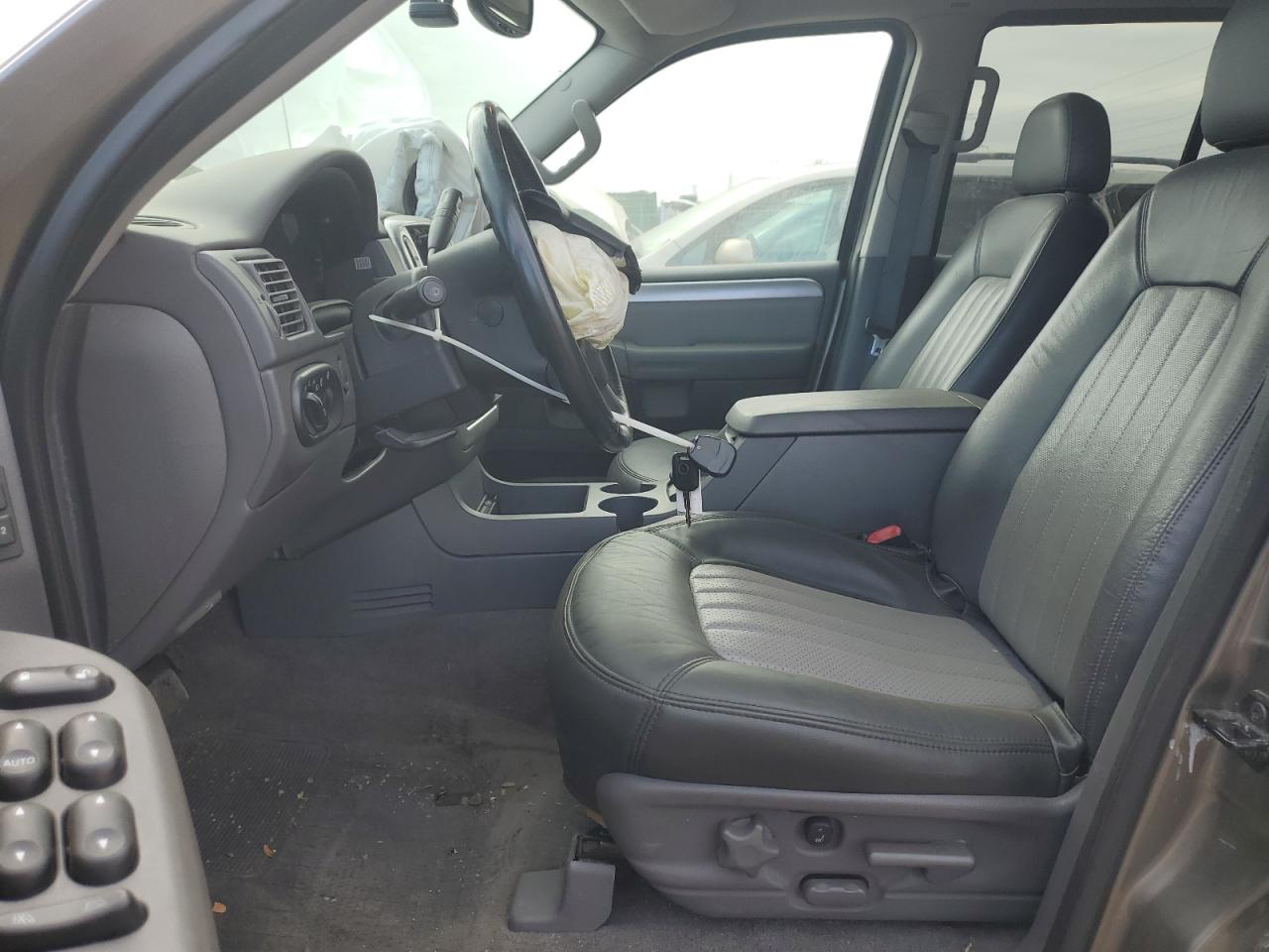 2003 Mercury Mountaineer VIN: 4M2DU86W73ZJ08562 Lot: 93038735