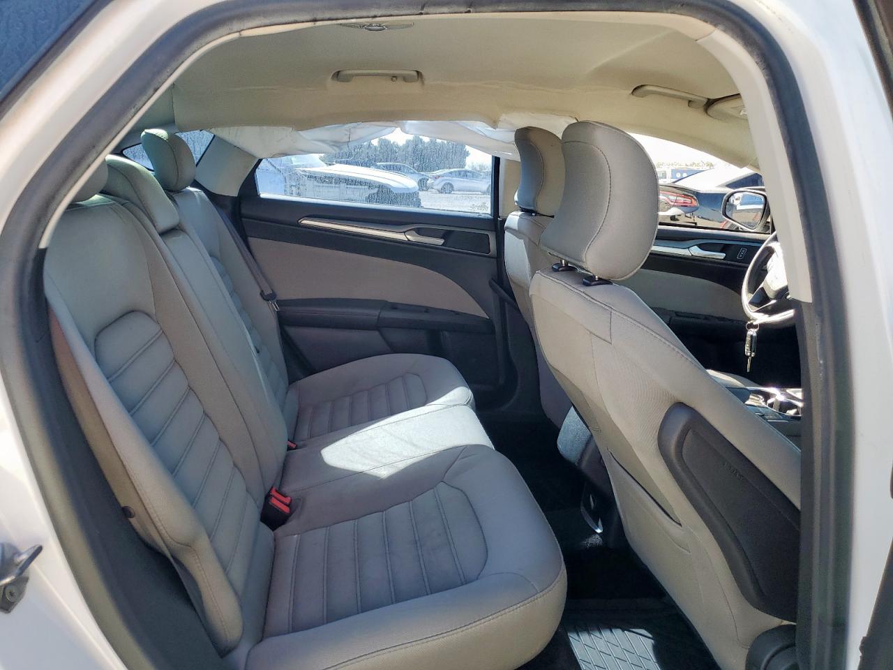 2015 Ford Fusion S VIN: 3FA6P0G77FR279082 Lot: 92206575