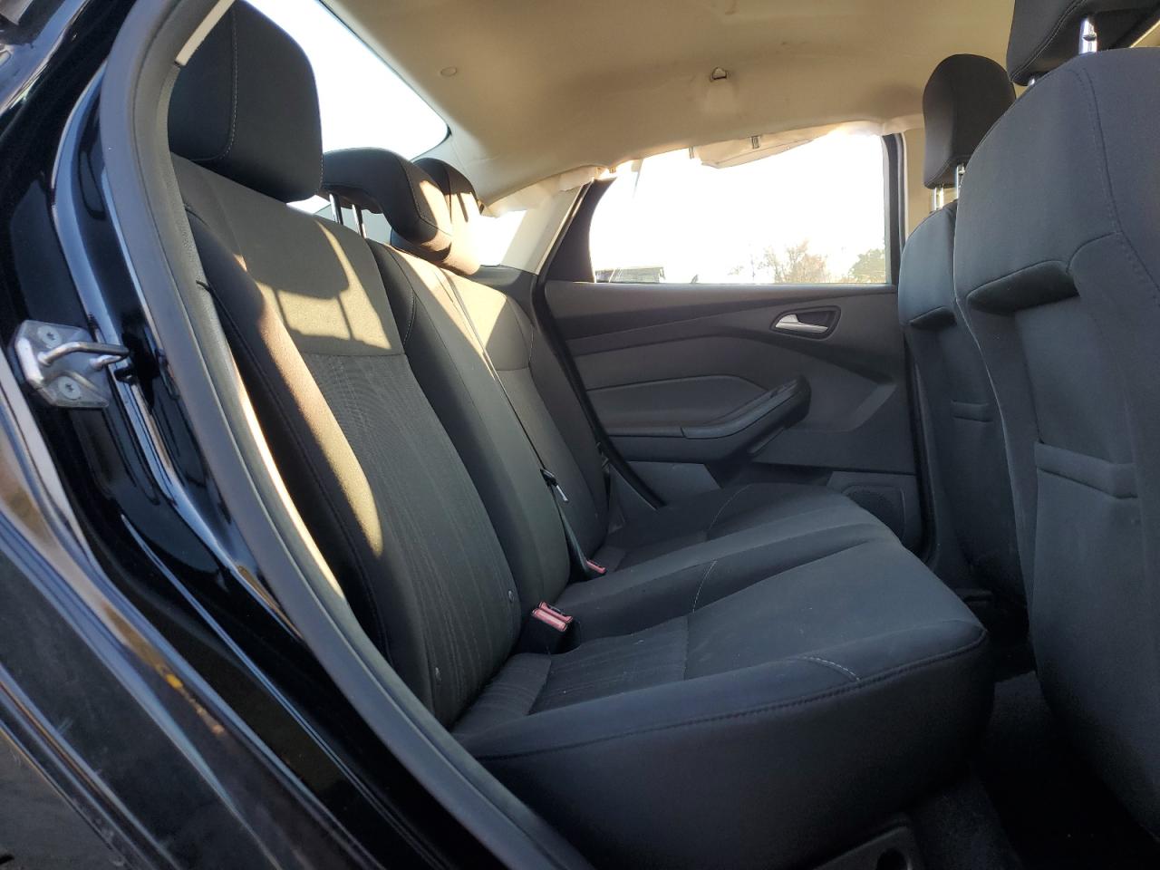 2016 Ford Focus Se VIN: 1FADP3F28GL265450 Lot: 93534665