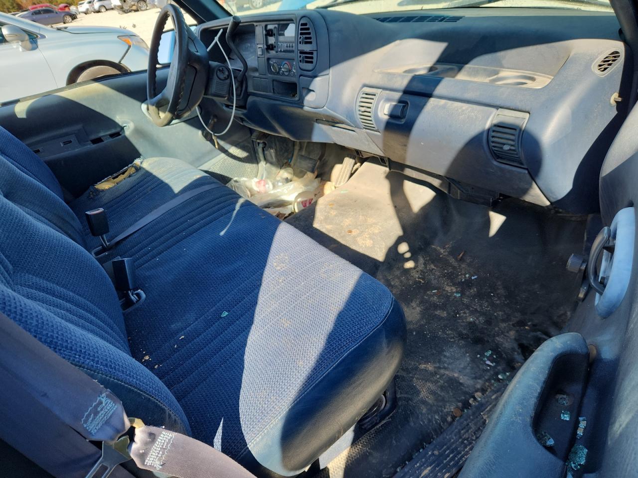 1995 GMC Sierra C1500 VIN: 1GTEC14Z2SZ545675 Lot: 92841365