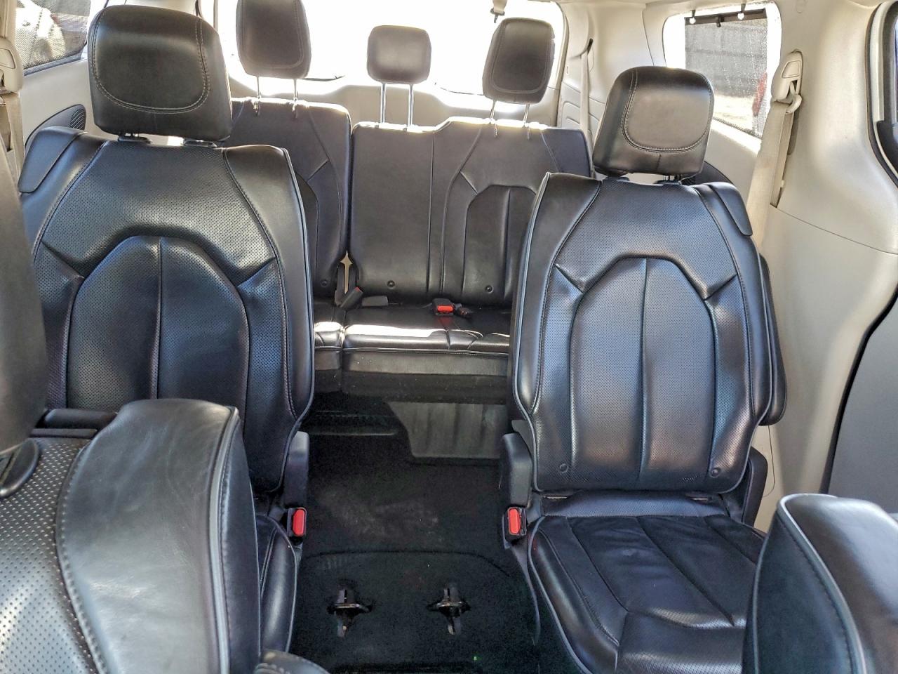 2018 Chrysler Pacifica Limited VIN: 2C4RC1GG7JR107173 Lot: 94239585