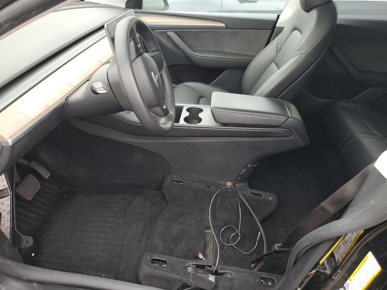 2024 Tesla Model Y VIN: 7SAYGDEE6RA264512 Lot: 90644375