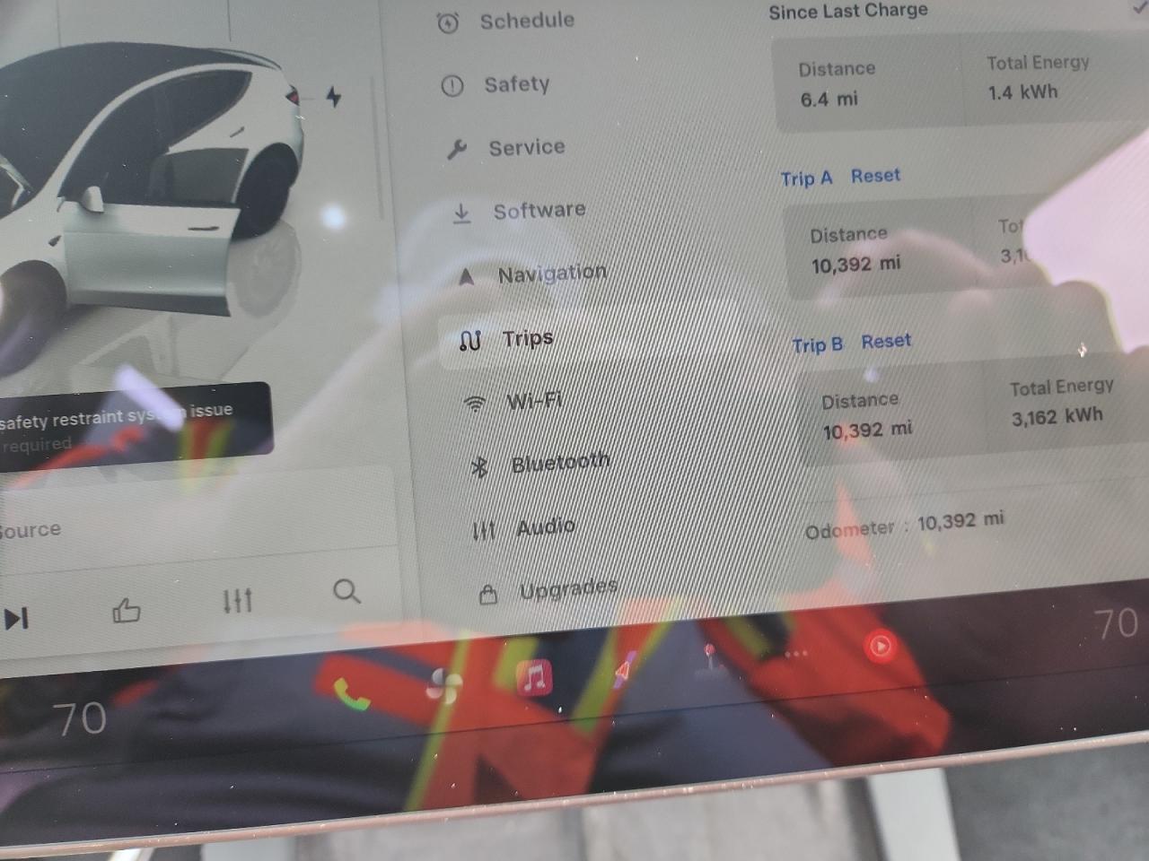 2025 Tesla Model Y VIN: 7SAYGDEF2SF303811 Lot: 93290035