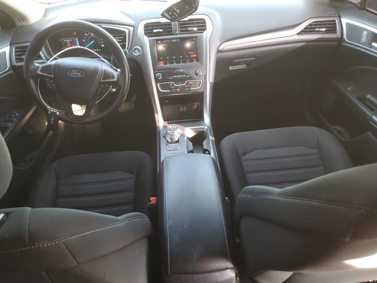 2019 Ford Fusion Se VIN: 3FA6P0LU2KR262891 Lot: 92419385