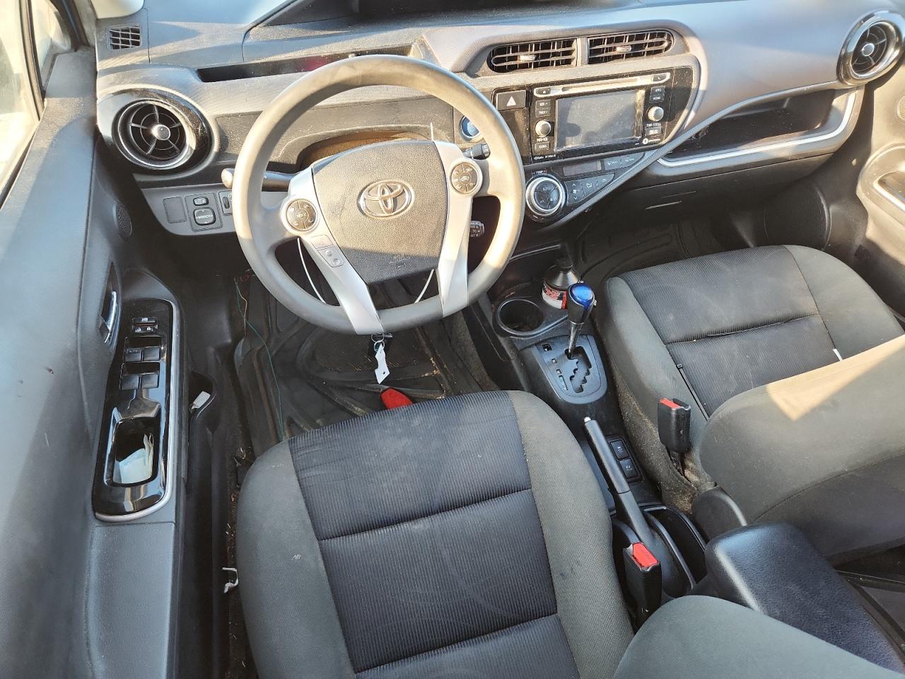 2016 Toyota Prius C VIN: JTDKDTB32G1137869 Lot: 92732595