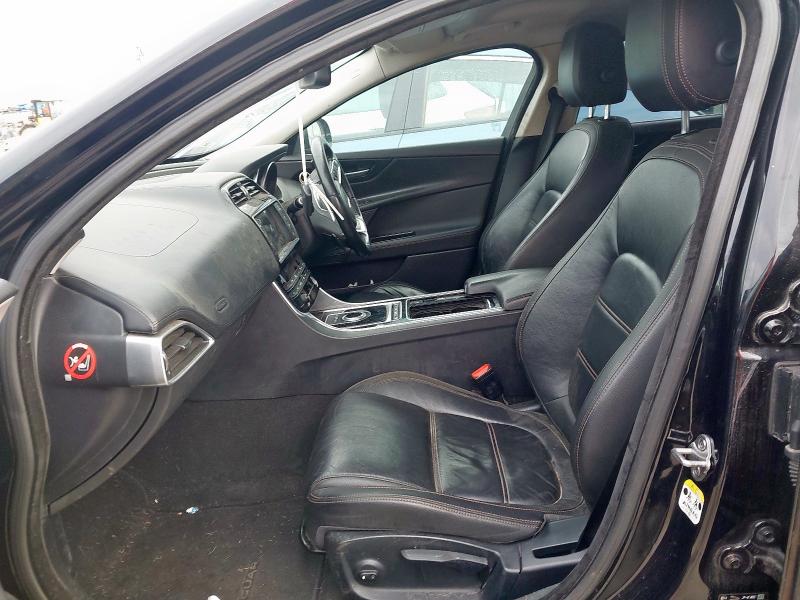 2017 JAGUAR XE 2.0 INGENIUM PRESTIGE 4DR AUTO