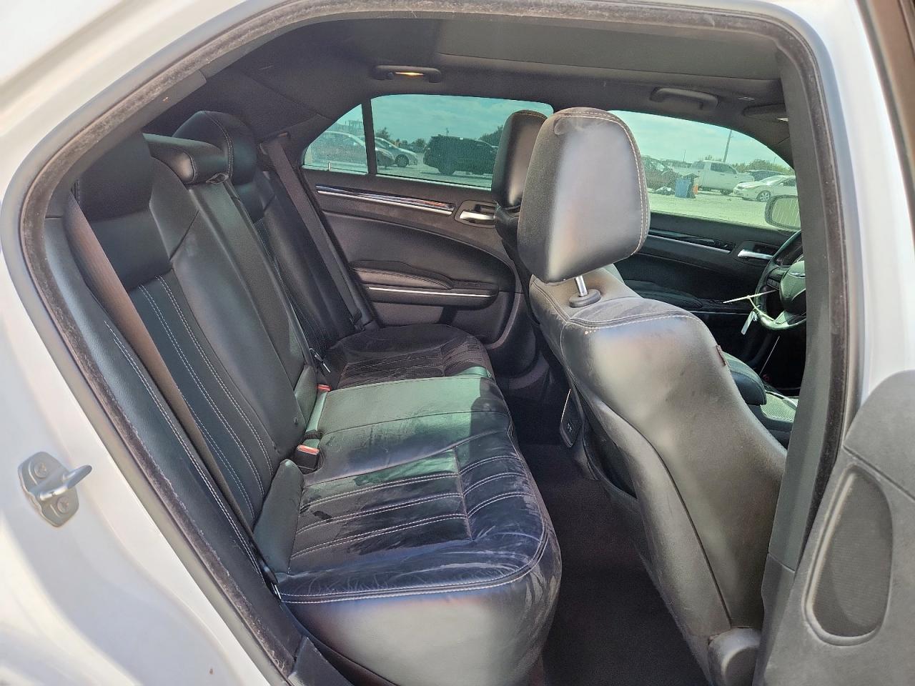 2018 Chrysler 300 S VIN: 2C3CCABG3JH245123 Lot: 92038625