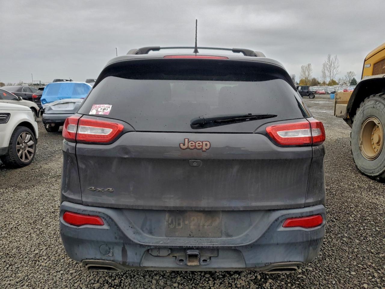 2016 Jeep Cherokee Latitude VIN: 1C4PJMCS0GW268618 Lot: 92758875