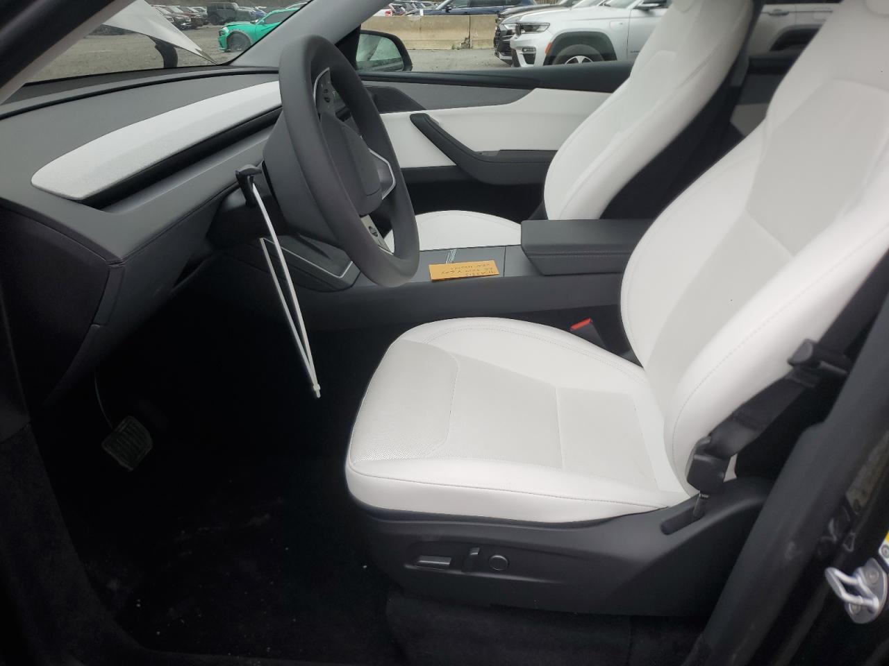 2026 Tesla Model Y VIN: 7SAYGDED7TA433015 Lot: 91395315