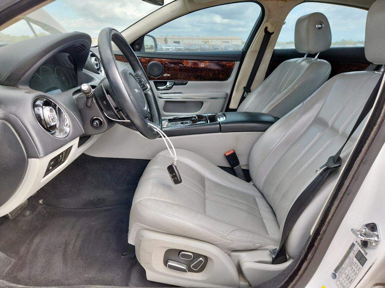 2013 Jaguar Xj VIN: SAJWA1C7XD8V57304 Lot: 92613725