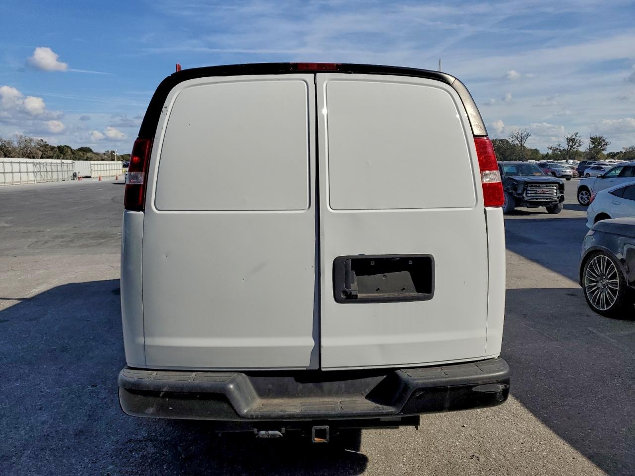 2022 Chevrolet Express G2500 Delivery Van VIN: 1GCWGAFP7N1281800 Lot: 92590045