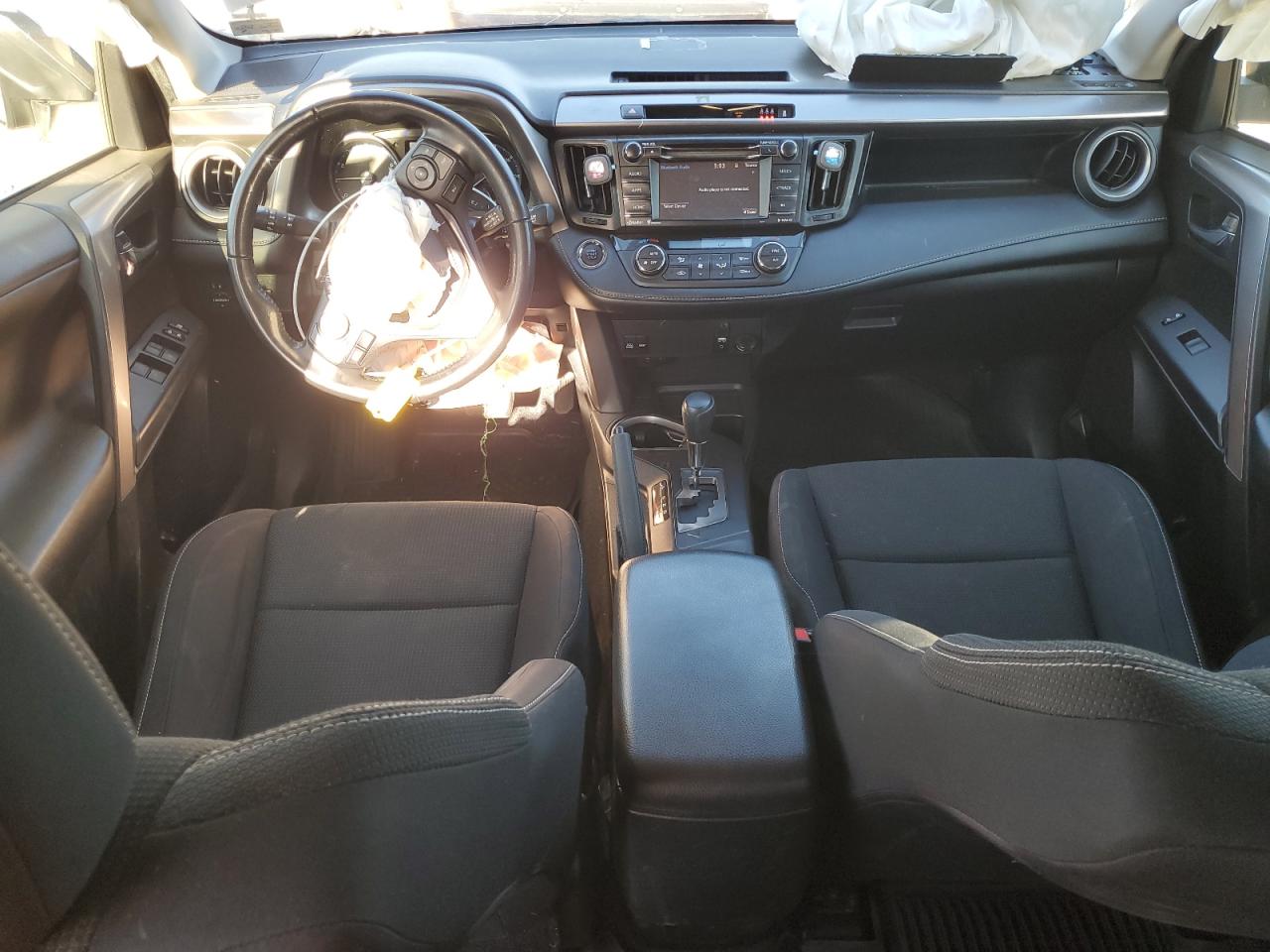 2017 Toyota Rav4 Xle VIN: JTMRFREV3HJ709476 Lot: 92477295