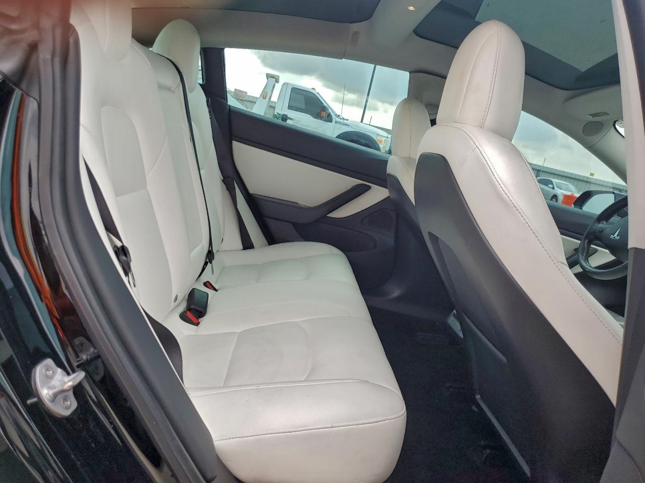 2019 Tesla Model 3 VIN: 5YJ3E1EB3KF390675 Lot: 93691445