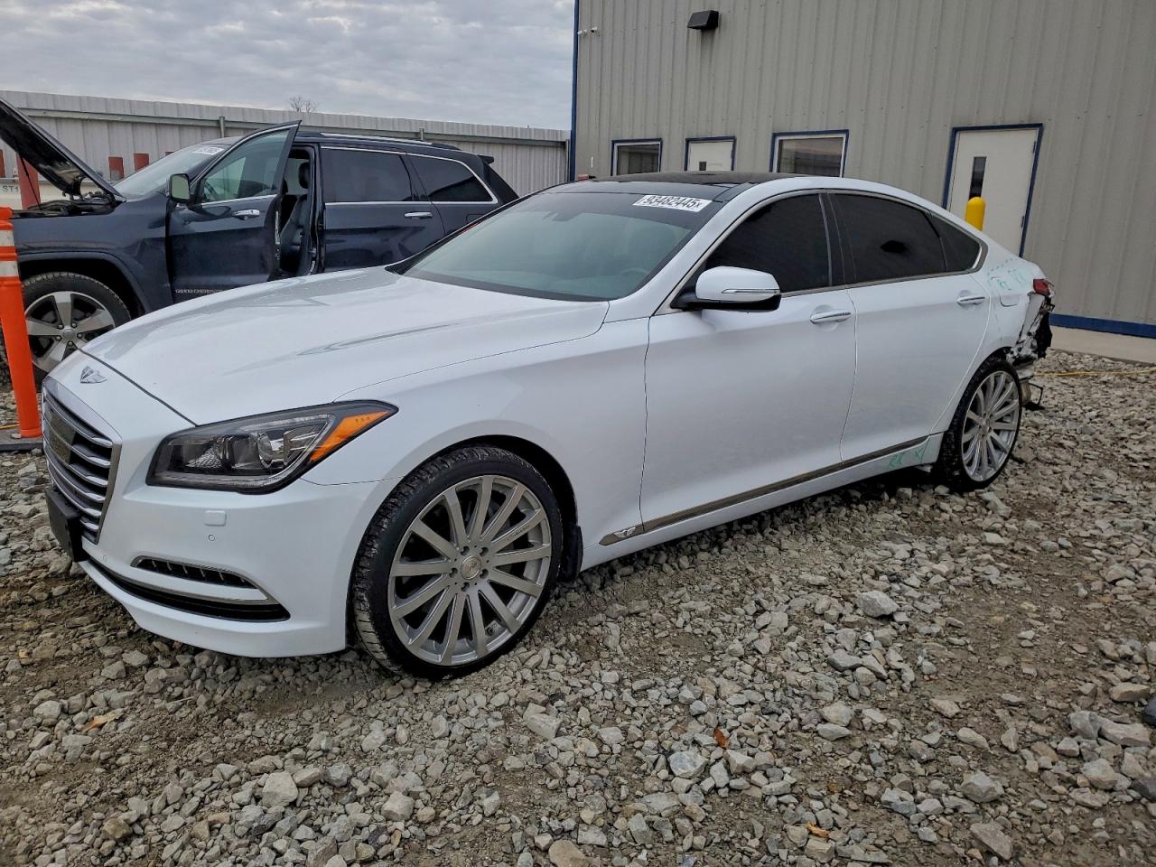 2015 Hyundai Genesis 3.8L VIN: KMHGN4JE0FU018433 Lot: 93482445