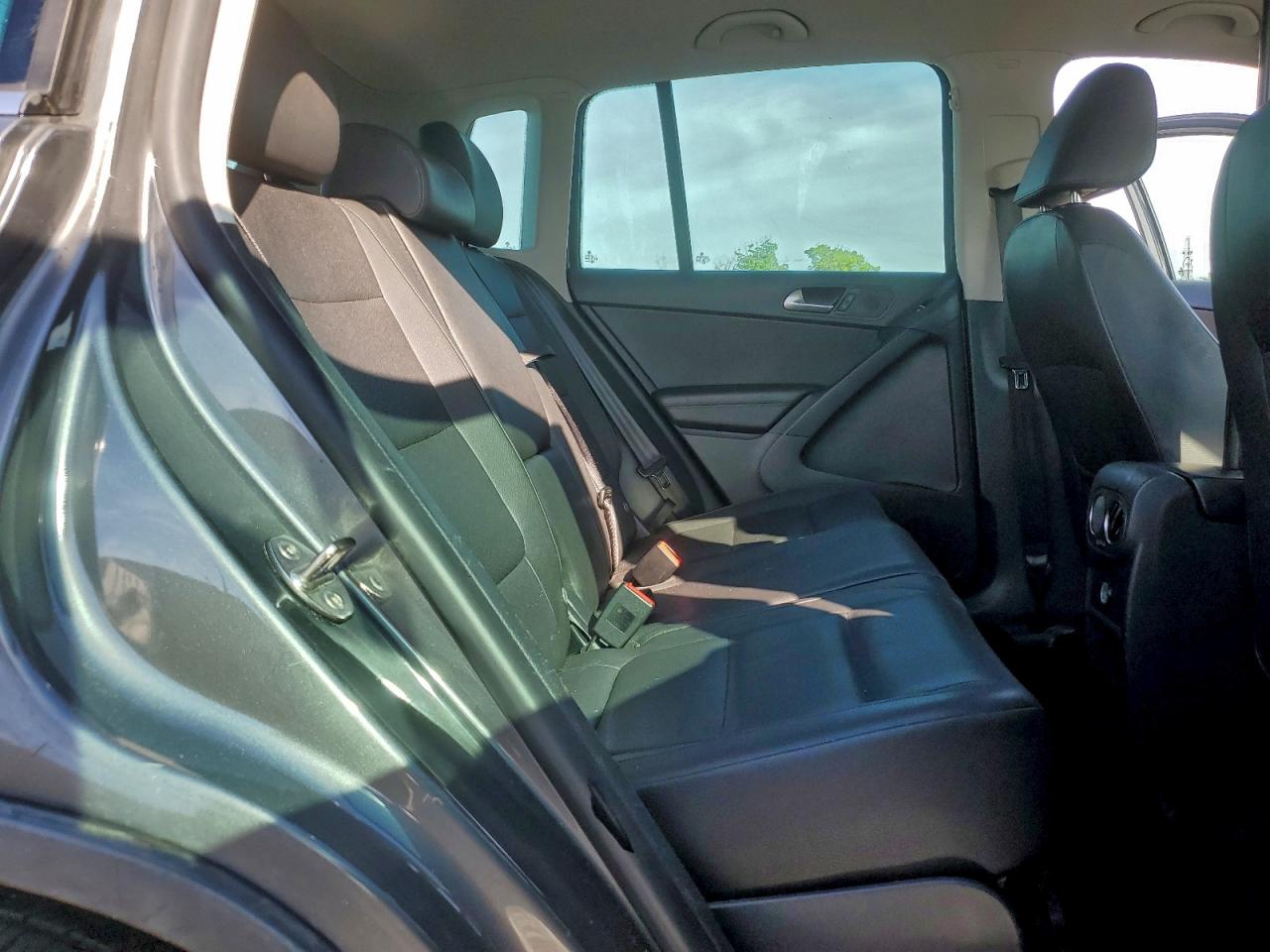 2014 Volkswagen Tiguan S VIN: WVGAV3AX1EW565912 Lot: 94324175