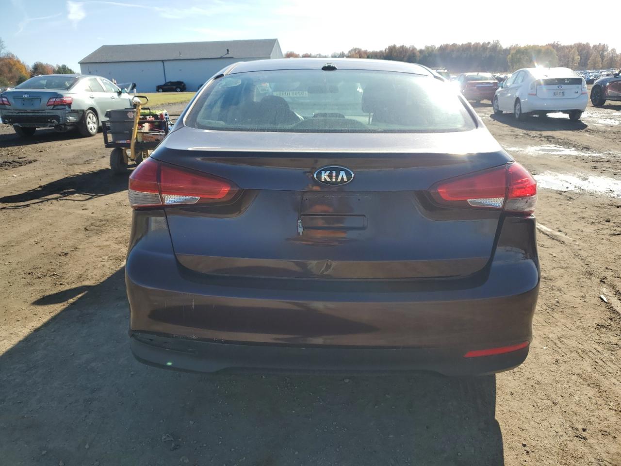 2018 Kia Forte Lx VIN: 3KPFK4A70JE220691 Lot: 92981095