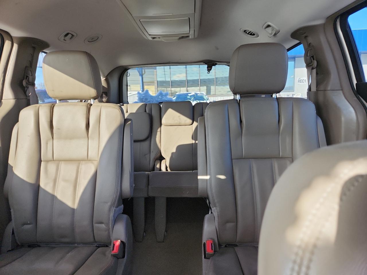 2013 Chrysler Town & Country Touring VIN: 2C4RC1BG4DR614382 Lot: 92178325