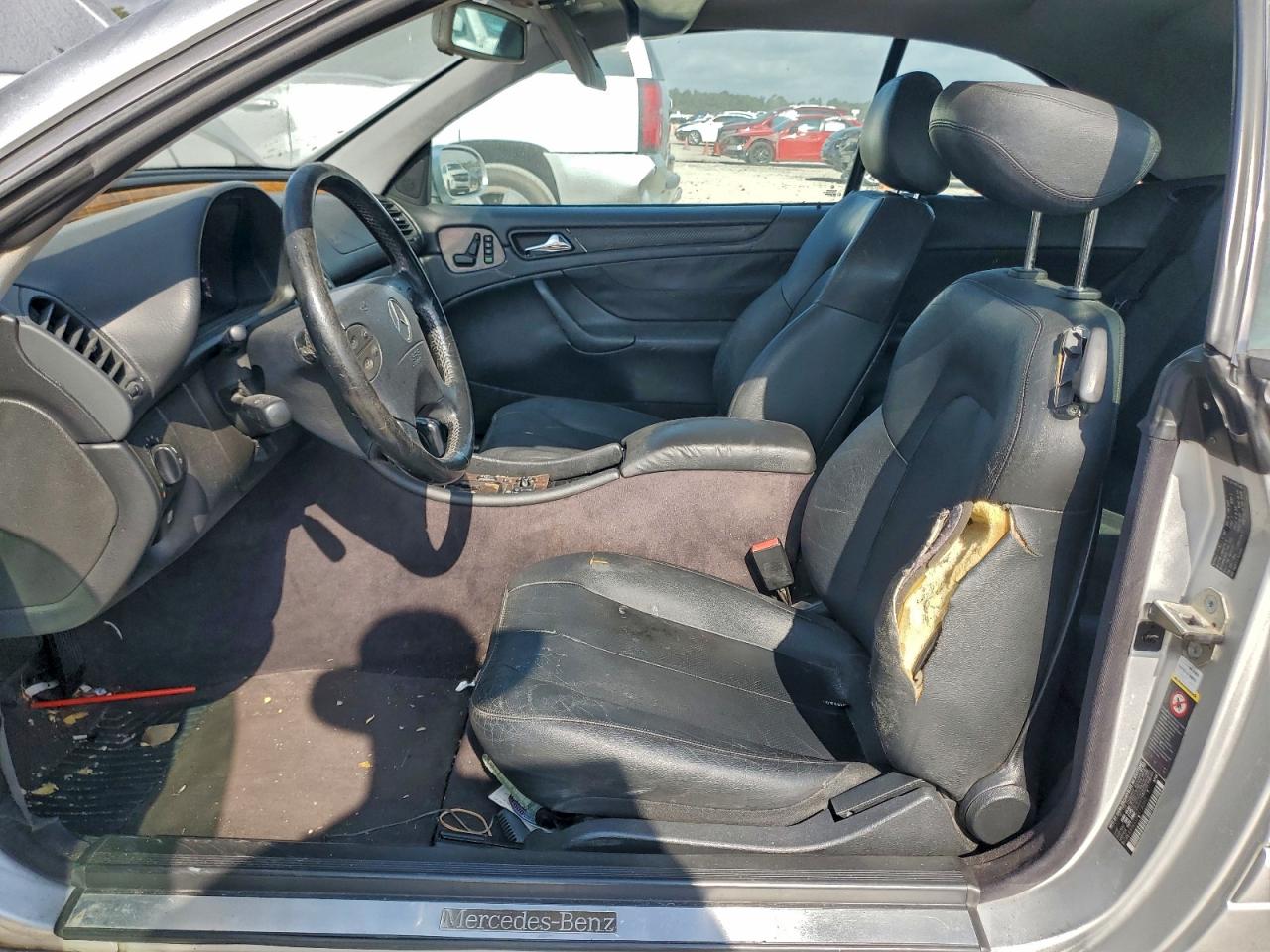 2002 Mercedes-Benz Clk 320 VIN: WDBLK65G32T118060 Lot: 93620155