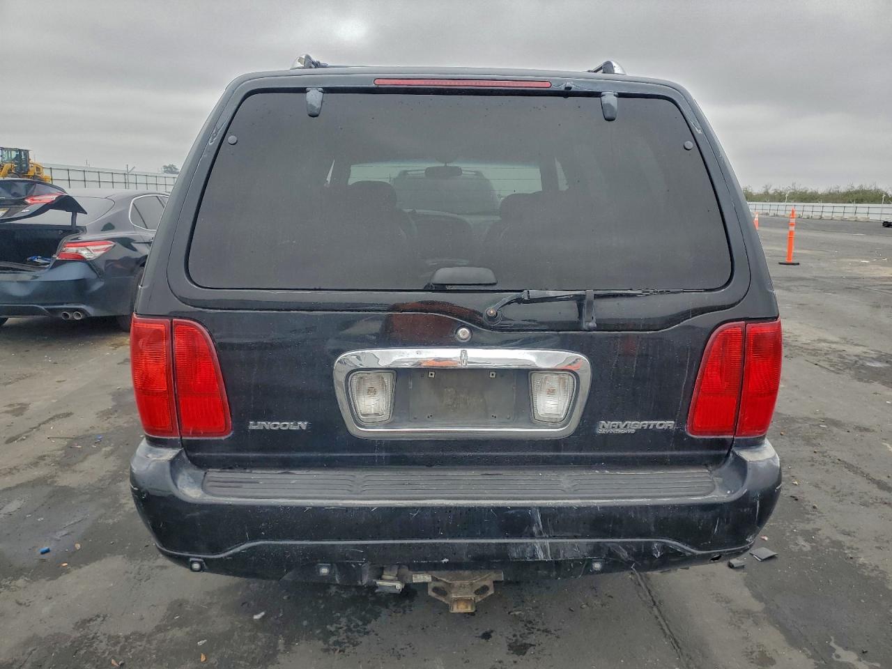2000 Lincoln Navigator VIN: 5LMPU28A8YLJ15914 Lot: 93153815