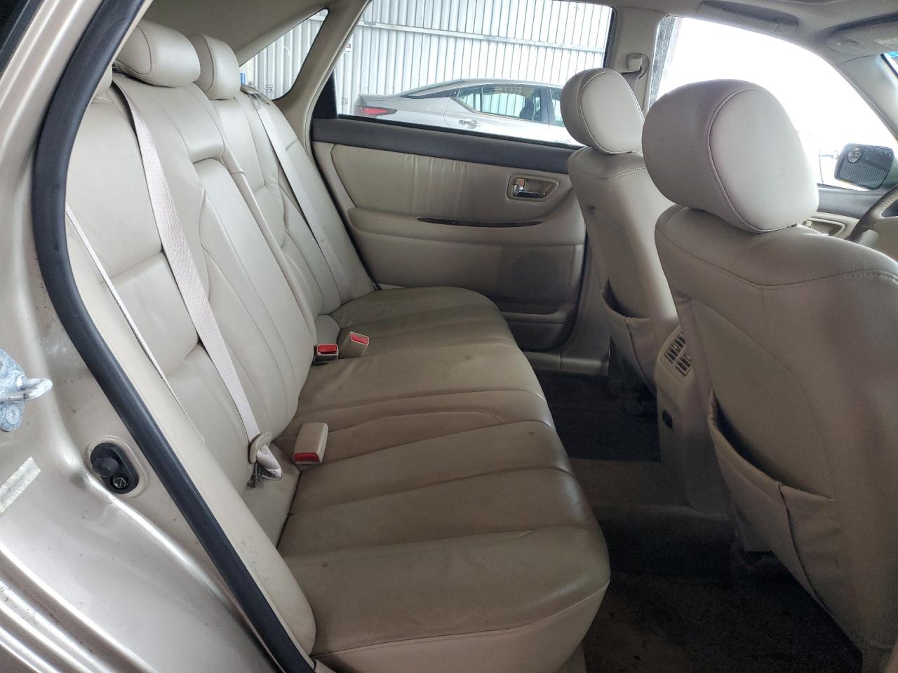 2000 Toyota Avalon Xl VIN: 4T1BF28B1YU002011 Lot: 82702115