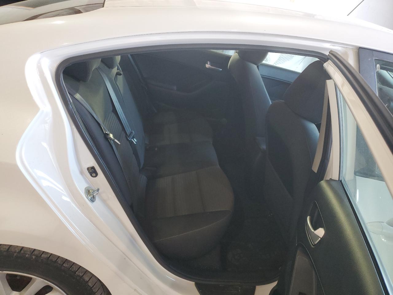 2017 Kia Forte Lx VIN: 3KPFL4A7XHE015502 Lot: 92162205