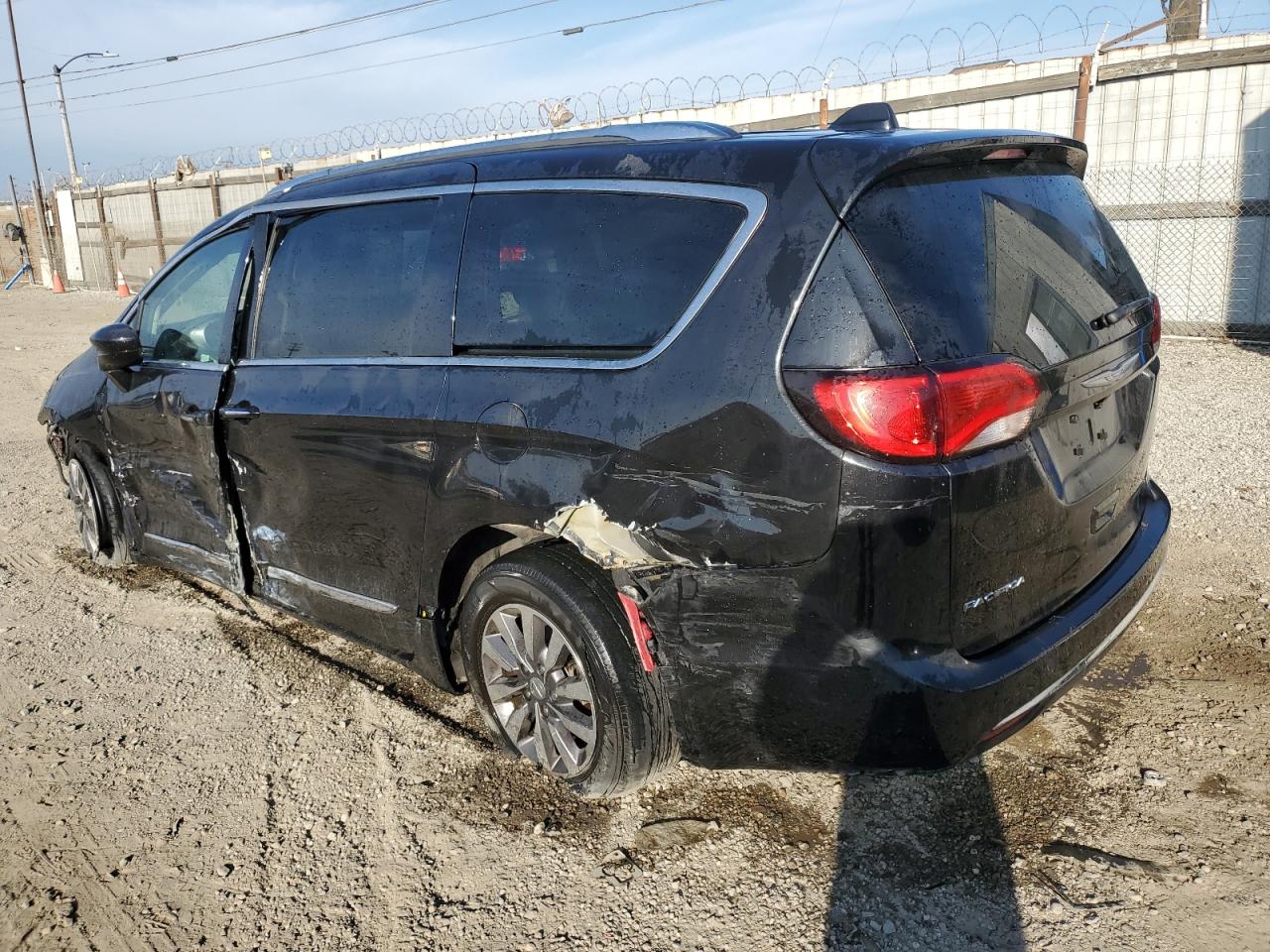 2020 Chrysler Pacifica Touring L Plus black null flexible 2C4RC1EG3LR172883 photo #3