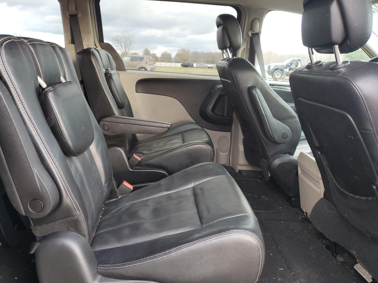 2014 Chrysler Town & Country Touring VIN: 2C4RC1BG7ER188690 Lot: 92847255